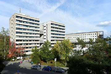 In der Bismarckstraße 1 in Erlangen stehen die sogenannten „Philosophentürme“ der FAU: Hier ist der Hauptstandort der Philosophischen Fakultät in Erlangen. (Bild: FAU/David Hartfiel)